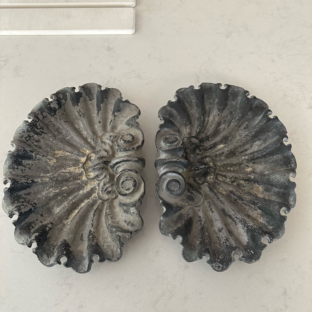 Vintage French Shell-Shaped soap trays (2)